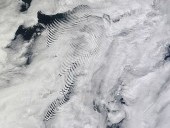 Hullámfelhők a Sandwich-szigetek felett