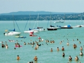 Szombaton végre lesz Balaton-átúszás